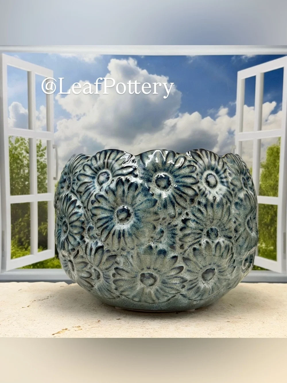 Large Ceramic Flower Planter with Drainage, Textured Daisy Pot for Indoor Plants